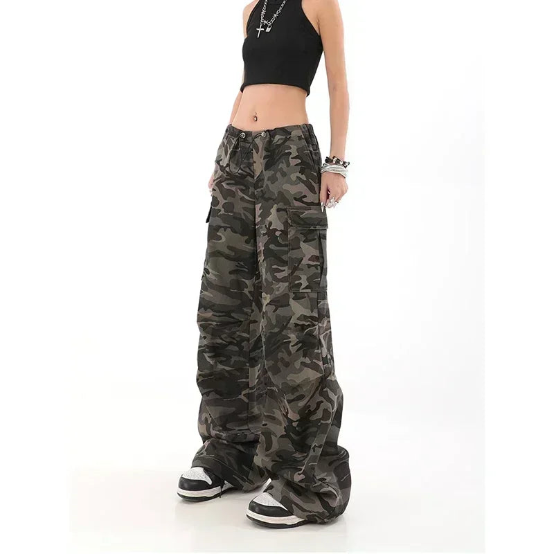 Américain rétro High Street Casual Salopette Camouflage Pantalon large ample pour les femmes.