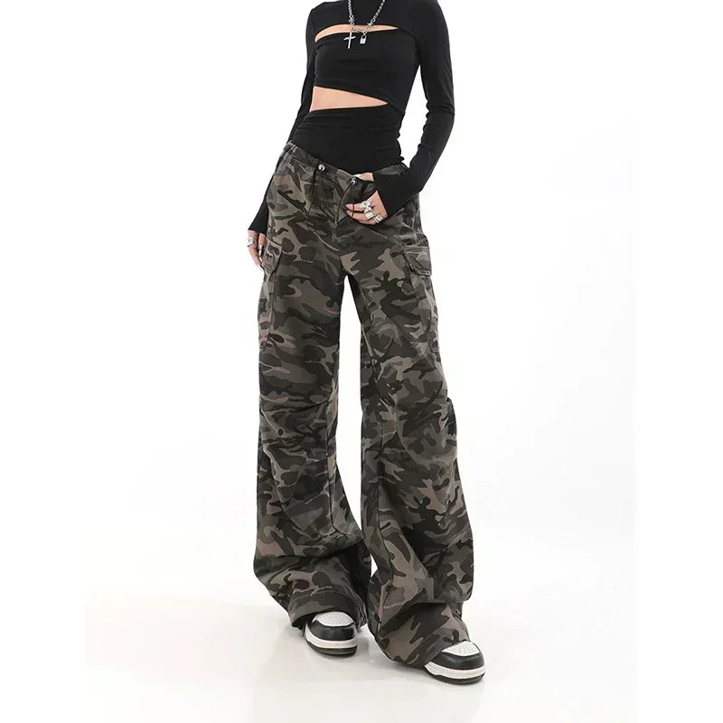 Américain rétro High Street Casual Salopette Camouflage Pantalon large ample pour les femmes.